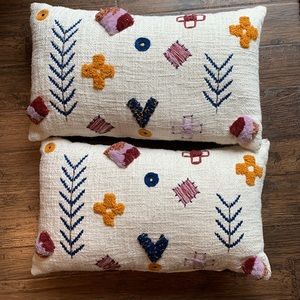Pillows/ accent decor